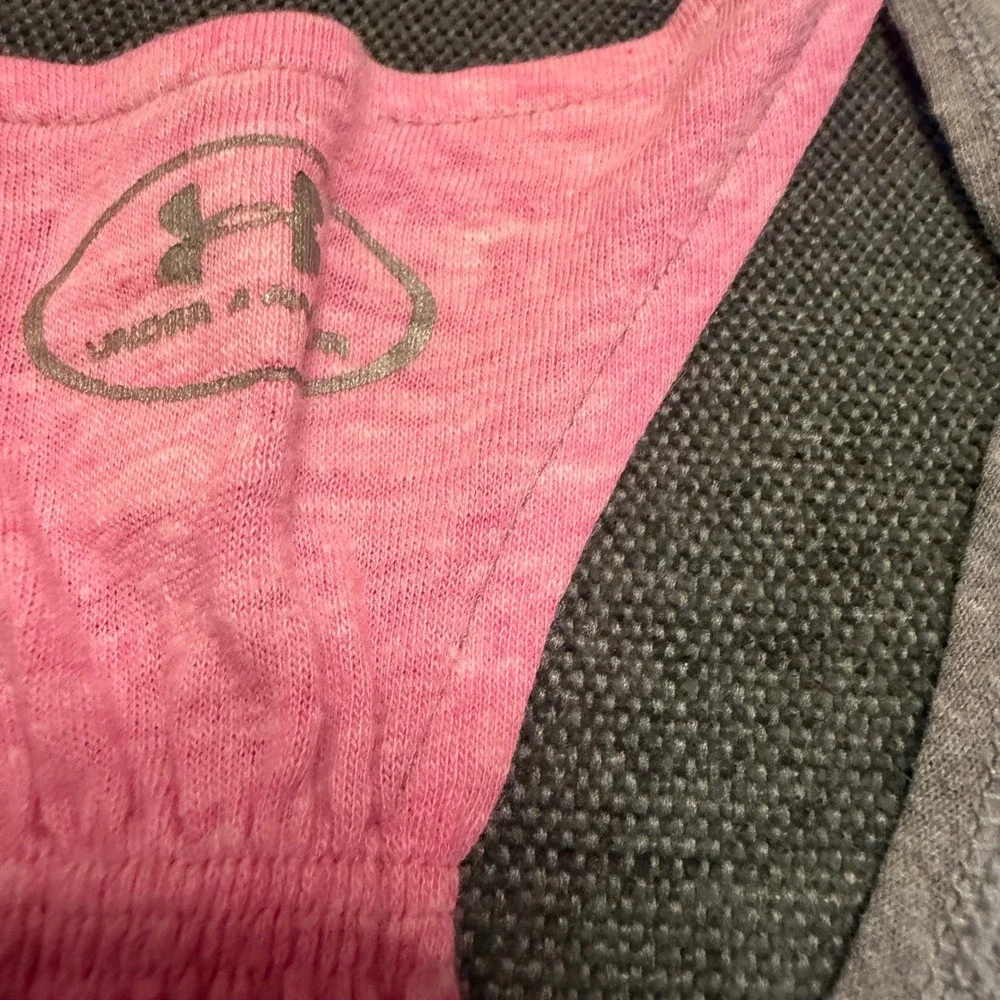 Under Armour Girls HeatGear Racerback Tank Top Gray Pink Logo YXL 16‎ Loose Fit